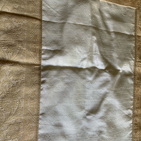 Table runner - Picture 6 of 8